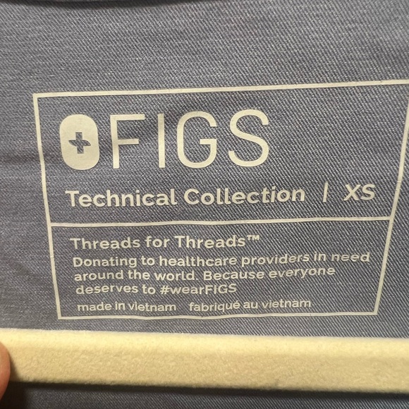 Figs Catarina one pocket scrub top - Picture 2 of 3